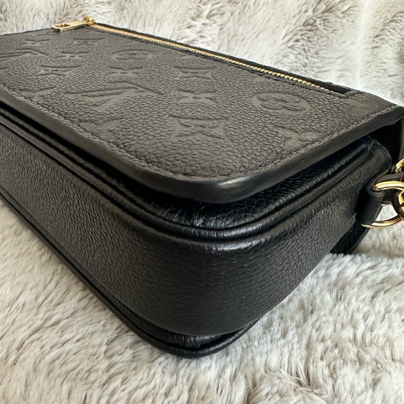 Louis Vuitton Pochette Métis East West Monogram Empreinte Leather Black - Picture 12 of 16